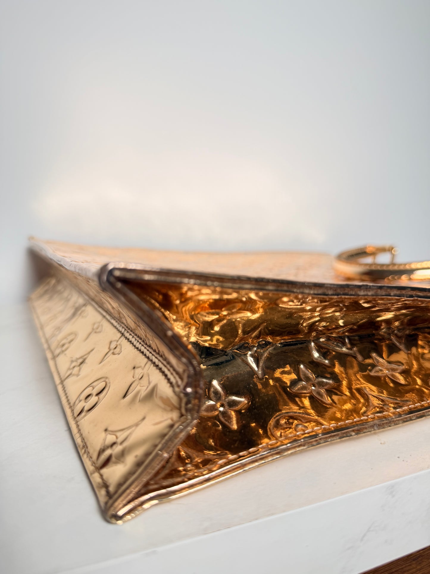 Louis Vuitton Gold Monogram Miroir Sac Plat Tote Bag | Metallic Gold Canvas | Mirror Finish | Embossed Monogram
