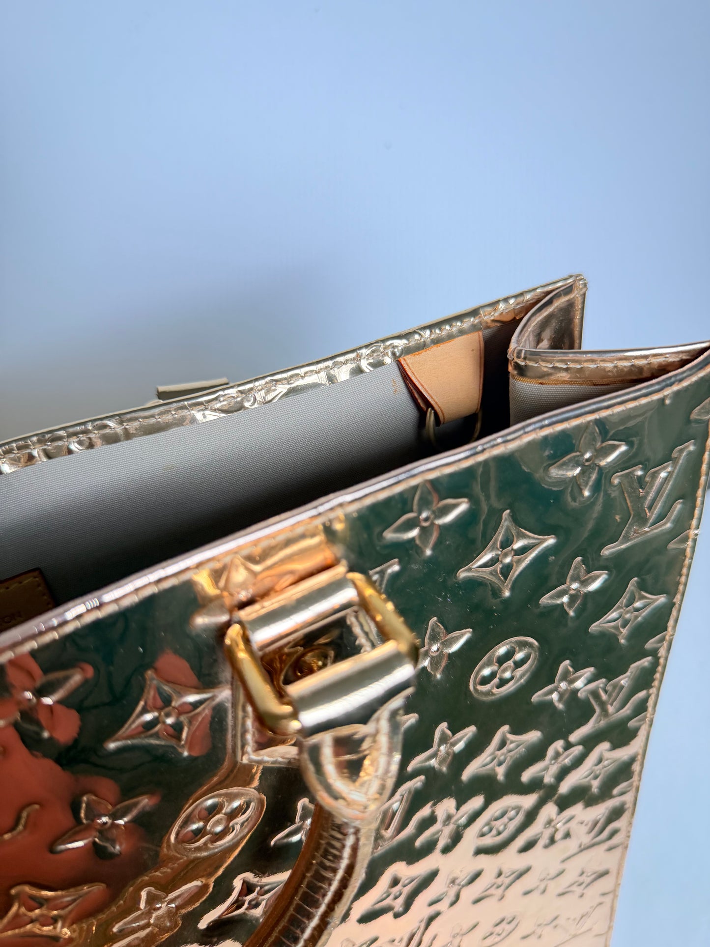 Louis Vuitton Gold Monogram Miroir Sac Plat Tote Bag | Metallic Gold Canvas | Mirror Finish | Embossed Monogram