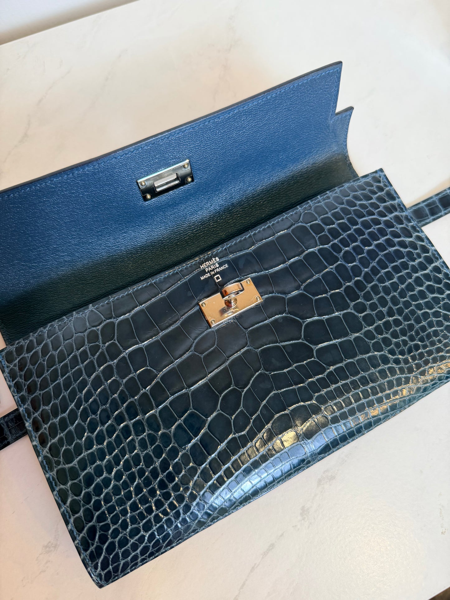 Hermès Kelly Wallet Shiny Alligator | Palladium Hardware | Bleu Tempête